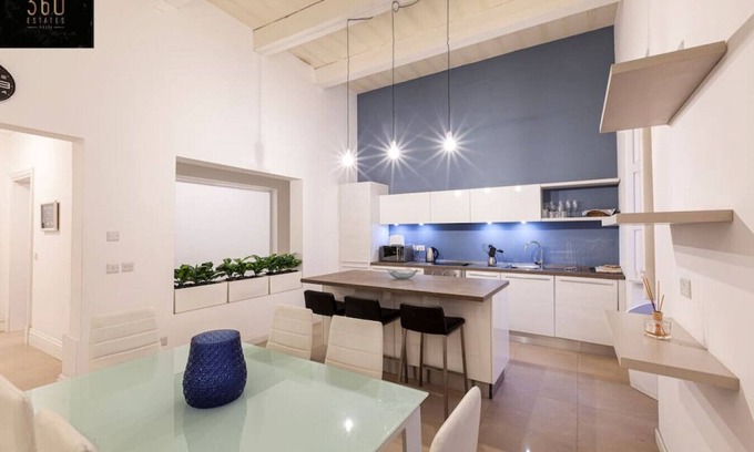 Sliema House | Sliema Ferries 4BR spacious Home with BBQ, Outdoor