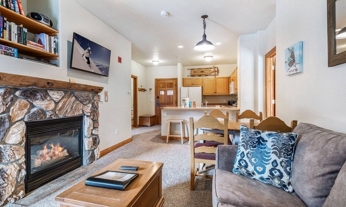 Mountain House Condo | Slope-Side Hidden River Lodge: Stunning Views, Hot Tubs, Walk to Lifts, On Shuttle Route, Cozy Condo