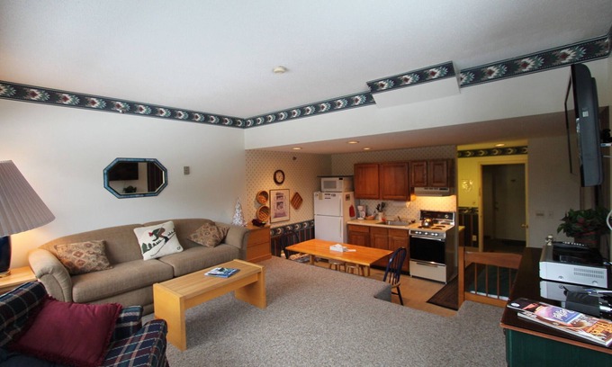 Sunday River Area Condo | Slope side studio unit sleeping 3