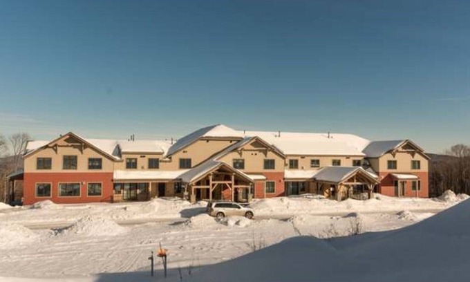 Ludlow Condo | Slopeside condo in the desired South Face Village at Okemo Mountain
