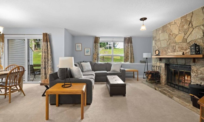 West Dover House | Slopeside Mountain Retreat! Ski Off w/Fireplace