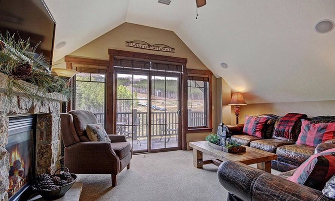 Breckenridge Cabin | Slopeside Penthouse, onsite firepit, hot tubs, gondola to town, ski locker