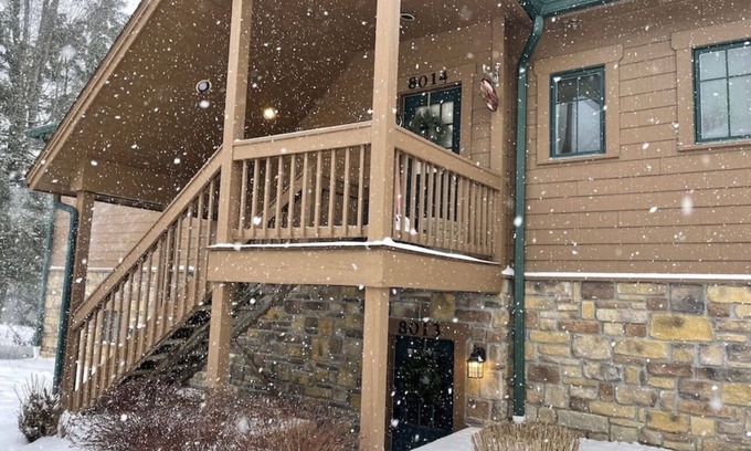 Clymer Condo | Slopeside, ski-in, ski-out condo-perfectly set along run 24 at Peek'n'Peek!