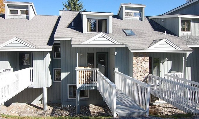 Stratton Mountain Condo | Slopeside Ski-On/Off Condo on Stratton. MNT access for hiking, biking, golf.