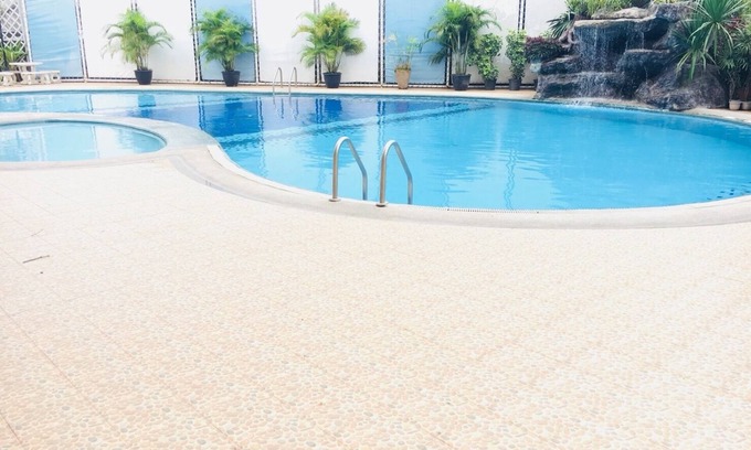 Wat Ket Condo | Slow life Condo near Night Bazaar Market + Pool near Central ,night market