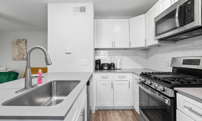 Highland Apartment | Small 1 Bedroom Apt in Highland Austin 4057