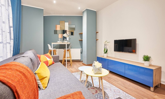 Lower Town Apartment | Small & Convenient Studio Apartment