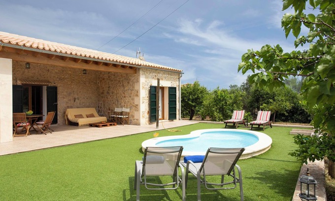 Selva House | Small cosy country house with pool in quiet location