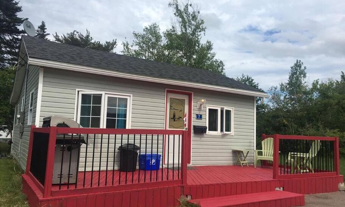 Pointe-du-Chene House | small cozy cottage near the beach