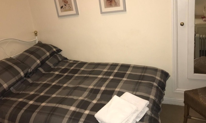 Market Overton Bed & Breakfast | Small-Double room-Ensuite with Shower