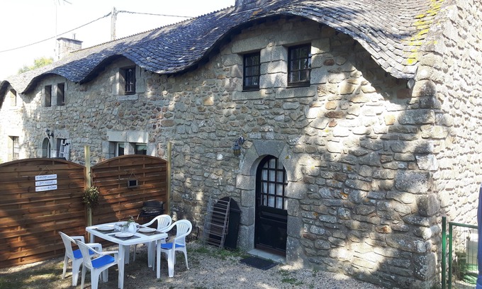 Ambon House | Small farmhouse 150m from the beach - Bétahon - 2 to 4 people