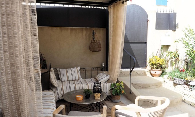Bellegarde House | Small holiday home with courtyard, Bellegarde