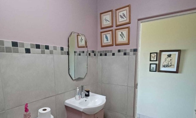 Drakenstein Apartment | Small intimate self-catering apartment