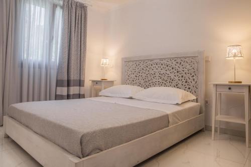 Andros Town House | Small Paradise