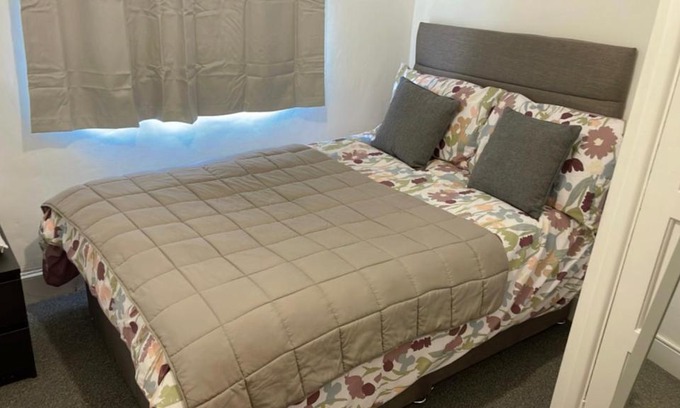 Horfield House | Small room in Horfield 3