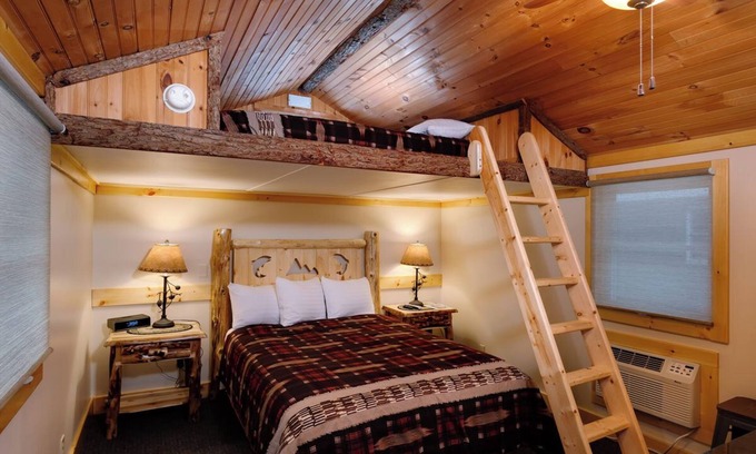 Lake Placid Cabin | Small Standalone Private Cabin with Loft and Kitchenette, Firepits, BBQ