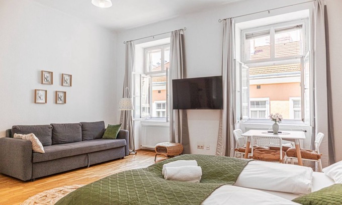 Landstrasse Apartment | Smart 2BR Apt. Perfect for Longstays near Rennweg