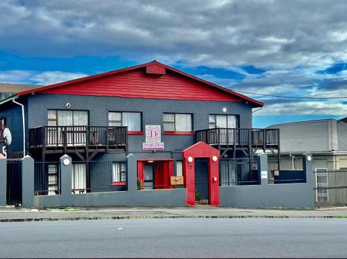 Quigney Beach House | Smart Diva Accommodation