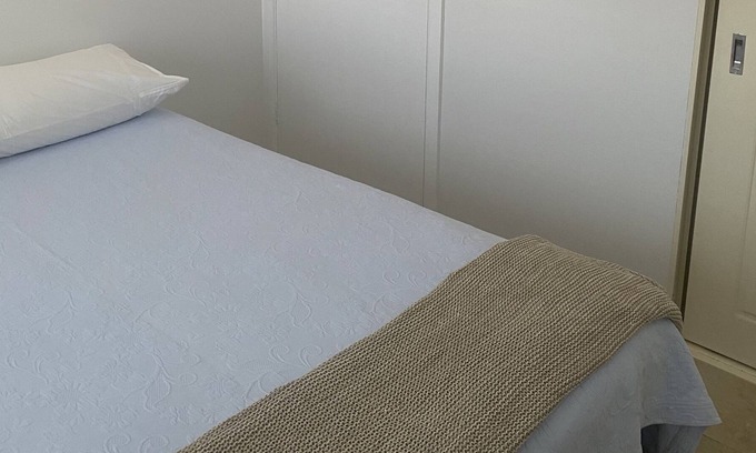 Bardwell Valley Apartment | Smart, modern and sophisticated apartment