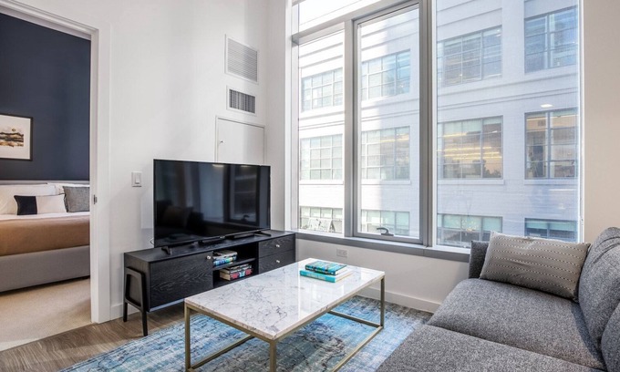 South Beach Apartment | Smart Rincon Hill 1BR w/Gym, Open-Air Hot Tub, nr. SVB by Blueground