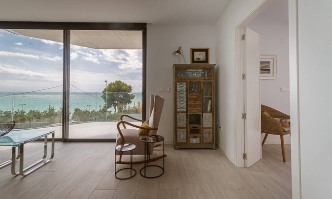 L'Albufereta Apartment | Smart sea front modern SUNNY BEACH APARTMENT