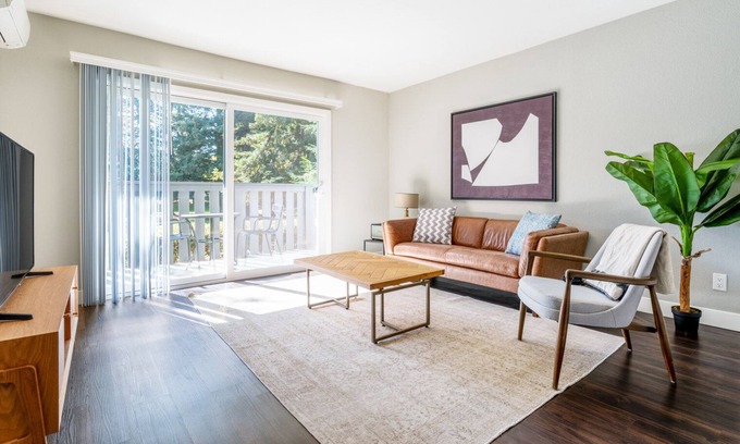 Sunnyvale Apartment | Smart Sunnyvale 1BR w/Gym, Pool, Spa, near Transit, by Blueground