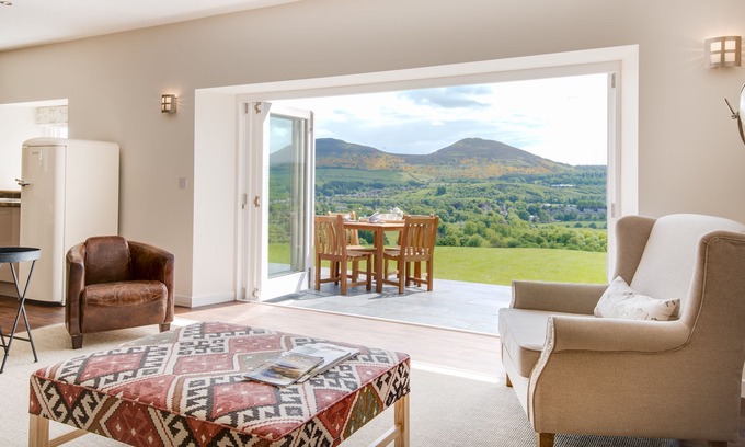 Gattonside House | SMIDDY - a superb new barn conversion with outstanding views, Wifi, sleeps 4
