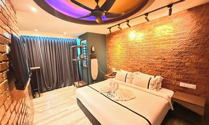 Taman Equine Hotel | SMILE HOTEL SERI KEMBANGAN