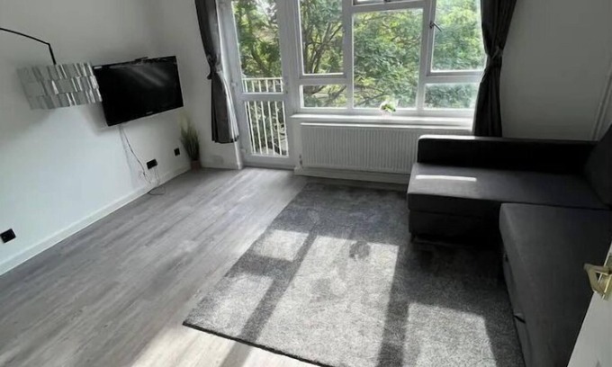 Northolt Mandeville House | Smith Farm Apartment