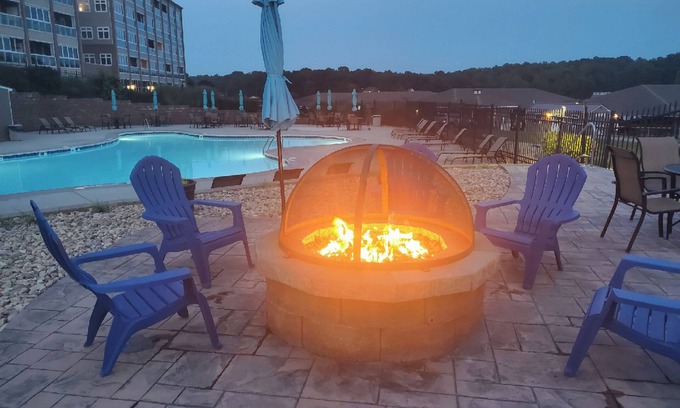 Huddleston Apartment | Smith Mountain Lake Retreat w/Resort Amenities!
