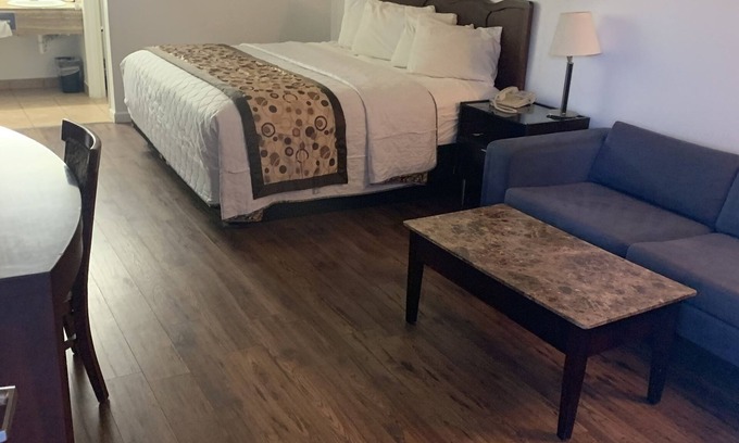 Arlington Hotel | Smokey Point Motor Inn