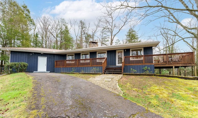 Gatlinburg House | Smoky Blue: Hot Tub, Game Room, Large Yard