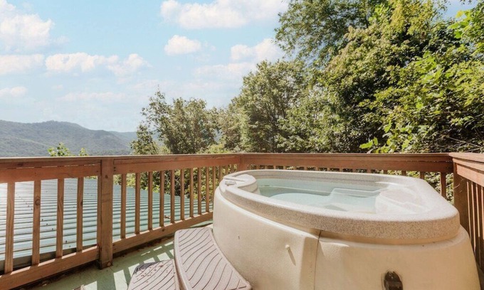 Sylva Cabin | Smoky Mountain Holiday Home with Hot Tub!