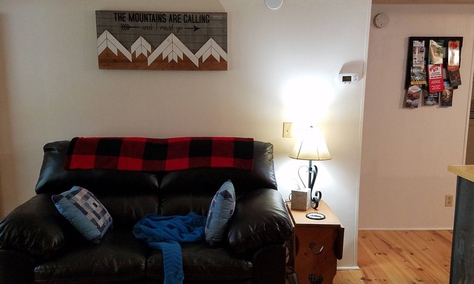 Andrews House | Smoky Mountain Home Rental 3/2 sleeps 6.