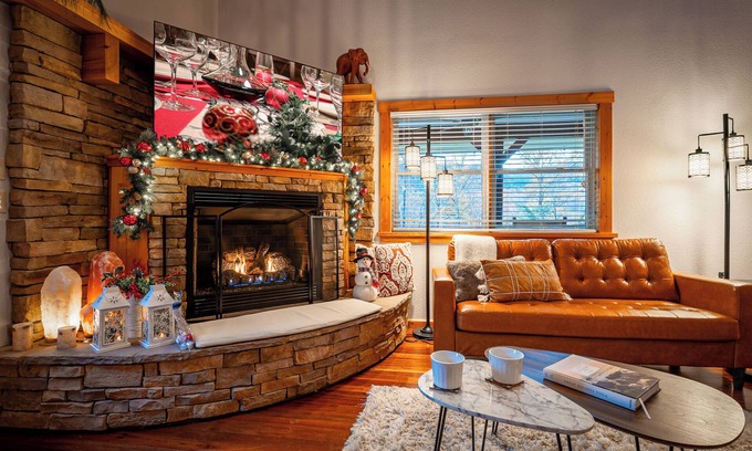 Cosby Cabin | Smoky Mountain Wellness ZEN Retreat Oasis SpaHotTub-pool table - DOGS-VIEWS