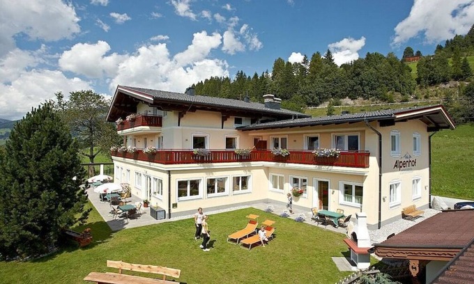 Mittersill House | Smoky Quartz Alpenhof