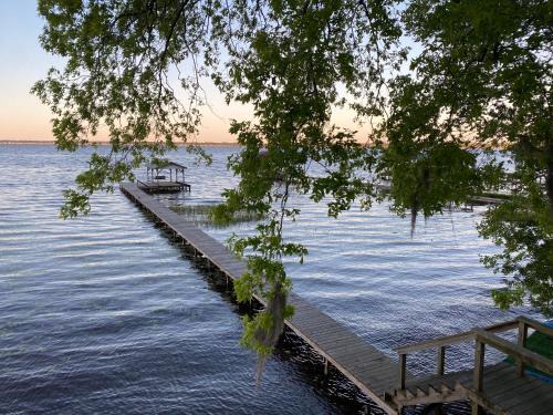 Lake Waccamaw House | Smooth Sailing on Lake Waccamaw
