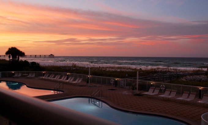 Fort Walton Beach Condo | SMP 207 - 3 BR Beach Condo - 2 Sets of Beach Service!