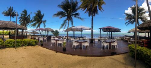 Wailoloa Hostel | Smugglers Cove Beach Resort & Hotel