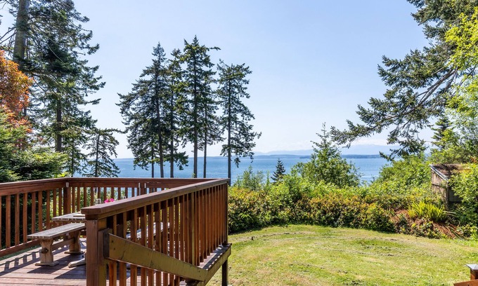 Greenbank House | Smugglers Lagoon Beach Cottage - Panoramic Views