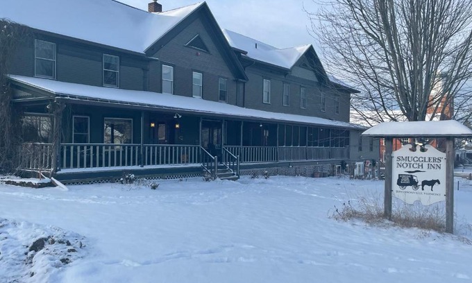 Jeffersonville Hotel | Smugglers Notch Inn