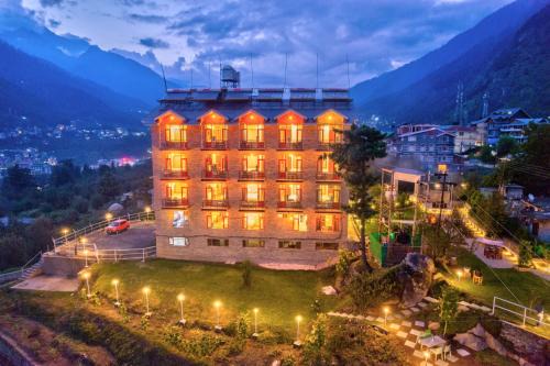 Manali Hotel | Snow City's Montana Blues Resort Manali - Heated & Air-Cooled Stay