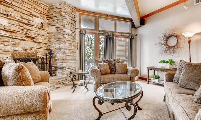 Deer Valley Condo | Snow Park Area Lodging Walk to Lifts