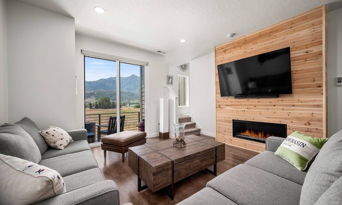 Mountain Green House | Snowbasin Chalet | Pool | Hot Tub | Pickleball