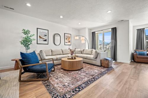 Mountain Green House | Snowbasin Retreat in Roam RO 5966 Wkly Disc