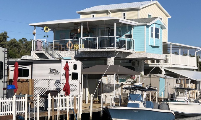 Marathon House | *Snowbirds Paradise*
