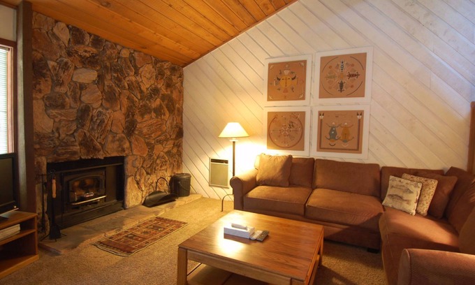 Mammoth Lakes Condo | Snowcreek Resort Vacation Rental #266