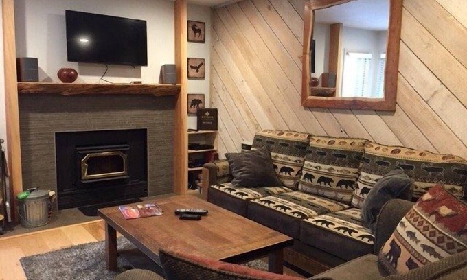 Mammoth Lakes Condo | Snowcreek Resort Vacation Rental #433