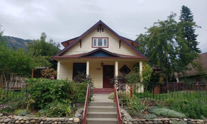 Leavenworth Bed & Breakfast | Snowcreek Suite BnB - Hemlock - Hot Tub