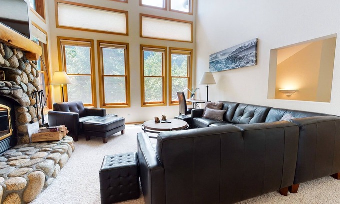 Mammoth Lakes Condo | Snowcreek V 880 Great Views, Beautiful Complex Location, Bright with Private Washer Dryer by RedAwning